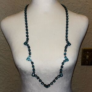 Beautiful statement necklace!